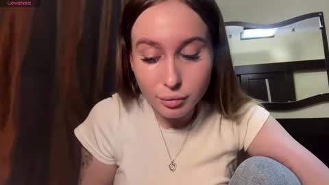 Snapshot of camilermon chatting on 03-12-26, 02:12 Miki online show from 03-12-26, 02:12