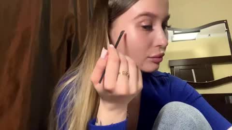 Snapshot of camilermon chatting on 03-15-26, 02:01 Miki online show from 03-15-26, 02:01