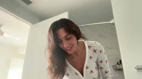 Snapshot of camiliakxoxo chatting on 11-02-25, 12:07 camiliakxoxo online show from 11-02-25, 12:07