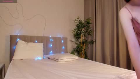 Camilla online show from 12-18-25, 01:33