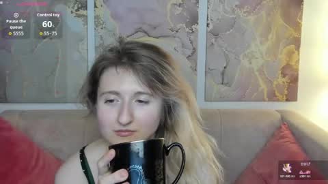 Snapshot of camilladreamer chatting on 05-11-26, 02:45 camilladreamer online show from 05-11-26, 02:45