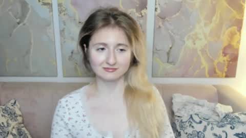 Snapshot of camilladreamer chatting on 05-17-26, 06:04 camilladreamer online show from 05-17-26, 06:04
