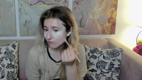 Snapshot of camilladreamer chatting on 05-24-26, 01:05 camilladreamer online show from 05-24-26, 01:05