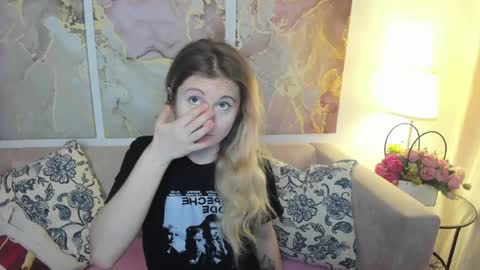 Snapshot of camilladreamer chatting on 05-26-26, 12:45 camilladreamer online show from 05-26-26, 12:45