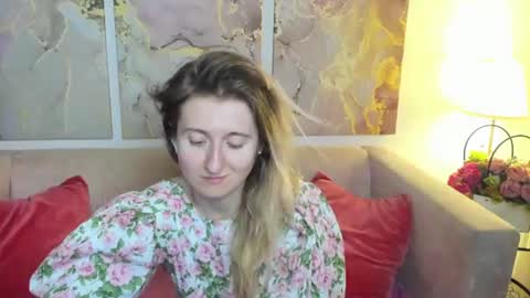Snapshot of camilladreamer chatting on 06-10-26, 10:08 camilladreamer online show from 06-10-26, 10:08