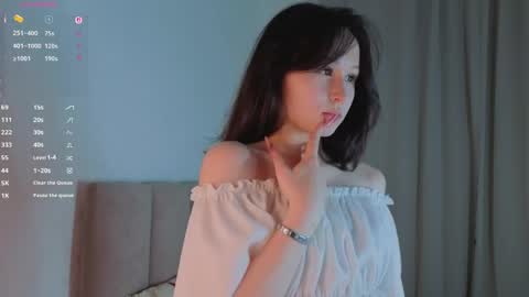 Snapshot of camillahooser chatting on 05-13-26, 01:25 May online show from 05-13-26, 01:25