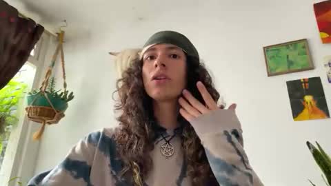 Snapshot of camille_delrey chatting on 11-06-25, 06:31 Camille online show from 11-06-25, 06:31