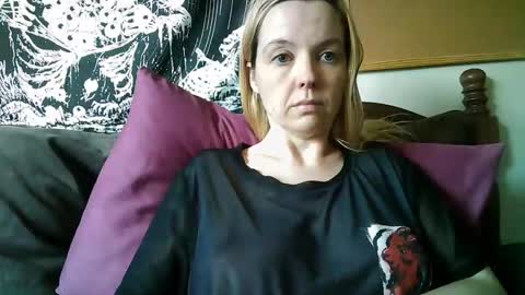 Snapshot of camille_deville chatting on 01-21-25, 06:34 Camille Deville online show from 01-21-25, 06:34