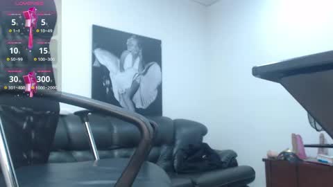 Snapshot of camille_diaz19 chatting on 06-04-26, 09:43 Camille online show from 06-04-26, 09:43