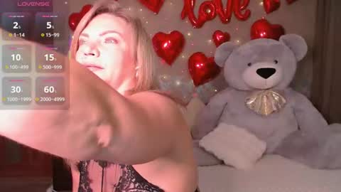 Snapshot of camille_game chatting on 06-11-26, 12:54 Camille Game online show from 06-11-26, 12:54