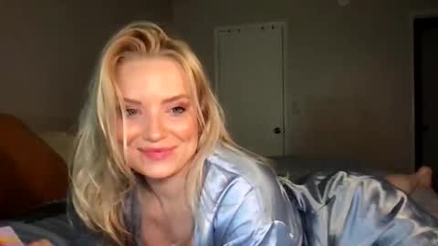 camilleclairexo online show from 05-05-26, 06:10