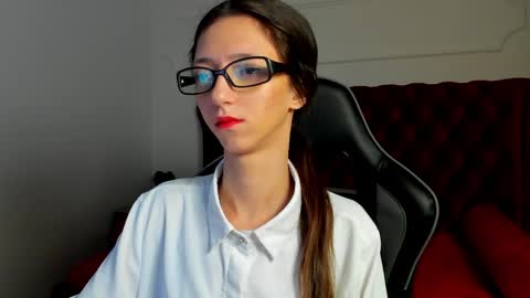 camillewhite online show from 03-25-26, 06:08