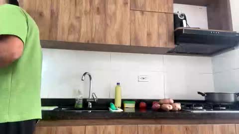 Snapshot of camilo_contre21 chatting on 01-13-26, 08:25 camilo_contre21 online show from 01-13-26, 08:25