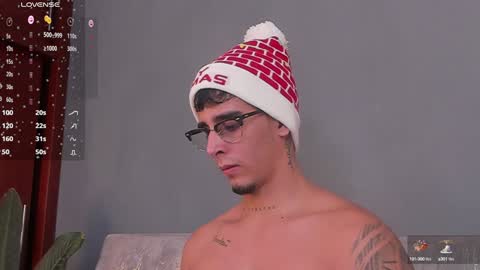 Snapshot of camilo_ospina_ chatting on 12-15-24, 01:24 INDEPENDENT MODEL online show from 12-15-24, 01:24