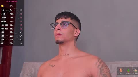 Snapshot of camilo_ospina_ chatting on 12-18-24, 07:26 INDEPENDENT MODEL online show from 12-18-24, 07:26