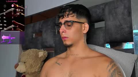Snapshot of camilo_ospina_ chatting on 10-04-25, 08:34 INDEPENDENT MODEL online show from 10-04-25, 08:34