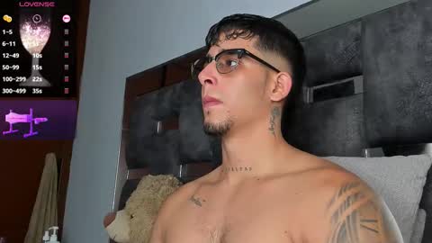 Snapshot of camilo_ospina_ chatting on 11-01-25, 07:21 INDEPENDENT MODEL online show from 11-01-25, 07:21