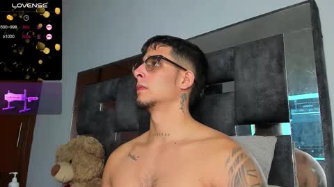 Snapshot of camilo_ospina_ chatting on 12-04-25, 03:16 INDEPENDENT MODEL online show from 12-04-25, 03:16