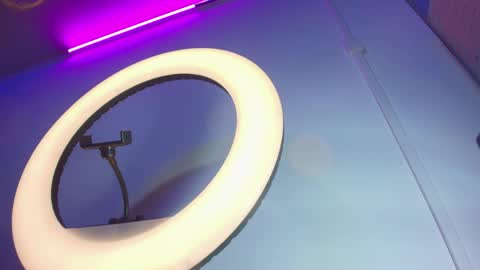 Snapshot of camiloalvarezzz3 chatting on 05-02-26, 03:44 CAMILO online show from 05-02-26, 03:44