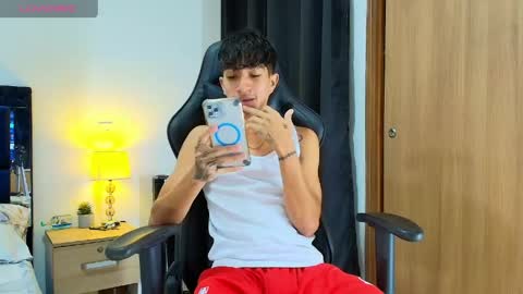 Snapshot of camilobass_ chatting on 05-10-26, 08:03 Camilo Bass online show from 05-10-26, 08:03