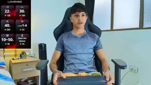 Snapshot of camilobass_ chatting on 06-10-26, 07:46 Camilo Bass online show from 06-10-26, 07:46