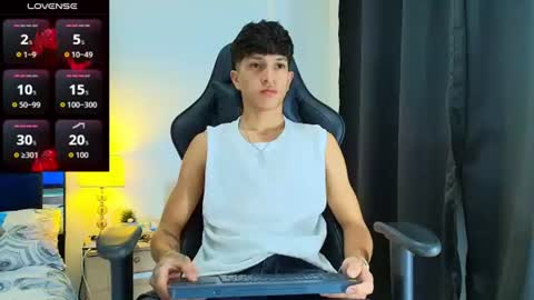 Snapshot of camilobass_ chatting on 06-16-26, 01:30 Camilo Bass online show from 06-16-26, 01:30