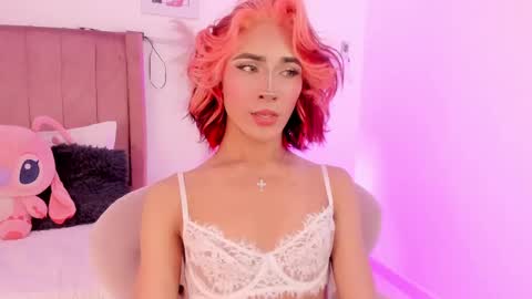 Snapshot of camilodoumit chatting on 10-12-25, 04:39 CamiloDoumit online show from 10-12-25, 04:39