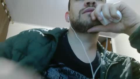 Snapshot of camiloking17 chatting on 02-28-25, 02:42 camilo online show from 02-28-25, 02:42