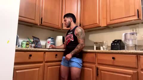 Snapshot of camilooo_cb chatting on 10-31-25, 04:02 camilooo_cb online show from 10-31-25, 04:02