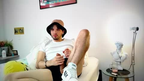 Snapshot of camilosaennz chatting on 01-20-25, 08:29 camilo online show from 01-20-25, 08:29