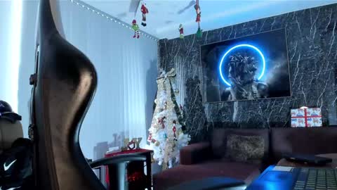 Snapshot of camilowatson chatting on 12-12-24, 09:37 Camilo Watson online show from 12-12-24, 09:37