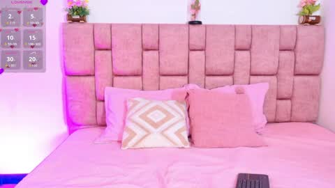 Snapshot of camiluxe chatting on 01-08-26, 08:44 camiluxe online show from 01-08-26, 08:44