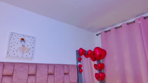 Snapshot of camiluxe chatting on 02-14-26, 08:27 camiluxe online show from 02-14-26, 08:27