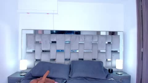 Camila online show from 10-19-25, 01:56