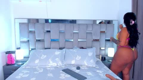 Camila online show from 12-18-25, 07:42