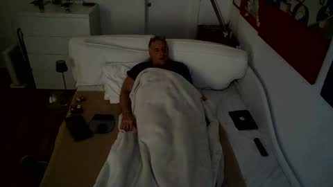 camunication online show from 02-18-25, 04:16