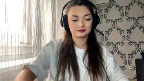 Kate online show from 11-11-25, 08:03