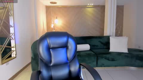 Snapshot of candaserussell chatting on 10-02-25, 08:16 Candanse R online show from 10-02-25, 08:16
