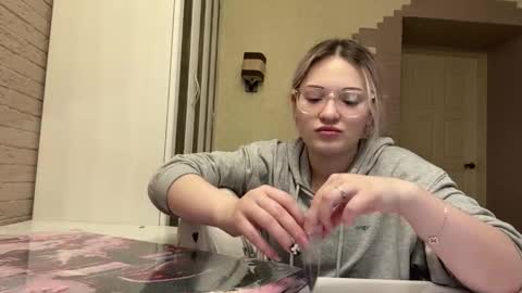 Snapshot of candelariahile chatting on 02-16-26, 03:30 candelariahile online show from 02-16-26, 03:30