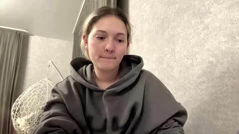 Snapshot of candelariahile chatting on 03-16-26, 02:21 candelariahile online show from 03-16-26, 02:21