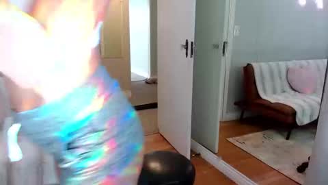 Snapshot of candicamgirl chatting on 09-24-25, 08:23 MissCandiJones online show from 09-24-25, 08:23