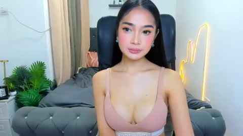 candiceferragamo online show from 07-12-26, 10:28
