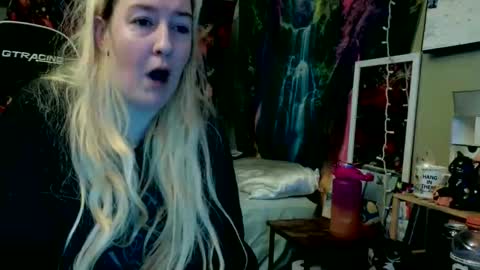Candi online show from 06-10-26, 01:17