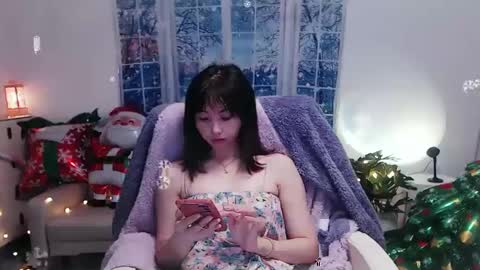 Snapshot of candy8998 chatting on 12-23-24, 12:46 candy8998 online show from 12-23-24, 12:46