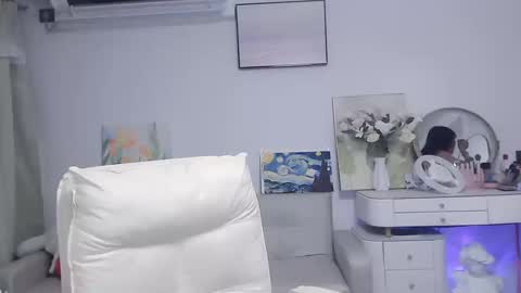 Snapshot of candy8998 chatting on 10-19-25, 09:59 candy8998 online show from 10-19-25, 09:59