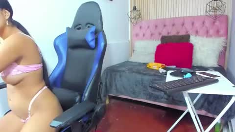 Snapshot of candy_biitch chatting on 03-06-26, 02:46 Candy biitch online show from 03-06-26, 02:46