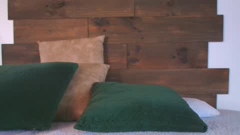 Jolie online show from 10-25-25, 08:14