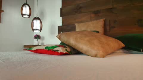 Jolie online show from 12-01-25, 10:48