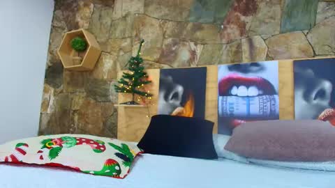 Jolie online show from 12-16-25, 08:14