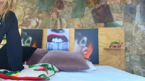 Jolie online show from 12-19-25, 10:11